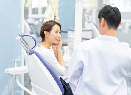 奥歯の入れ歯にはどんな選択肢がある？種類と選び方